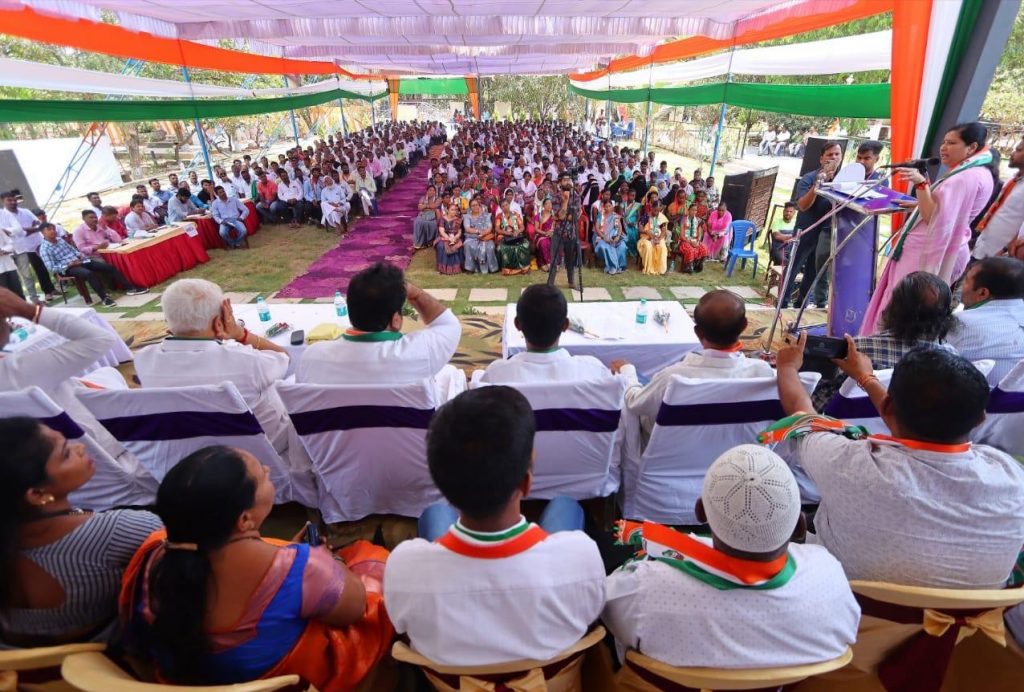 अंजली निंबाळकर यांचा हल्याळ-जोयडा भागात प्रचार दौरा Anjali Nimbalkar campaign tour in Halyal-Joyda area