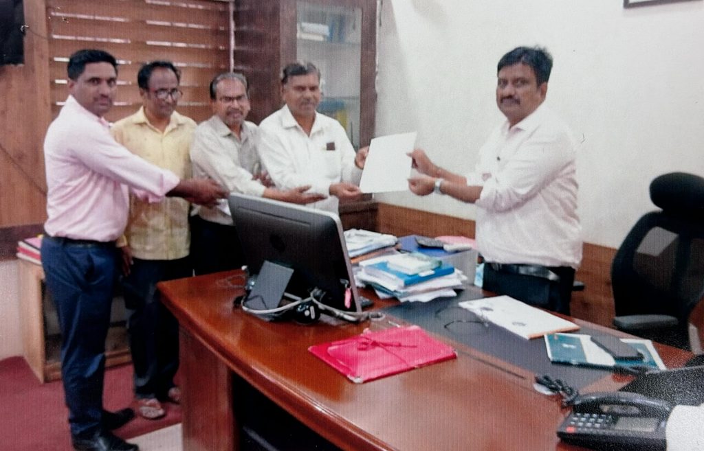 The government should pay the fees of students selected from RTE