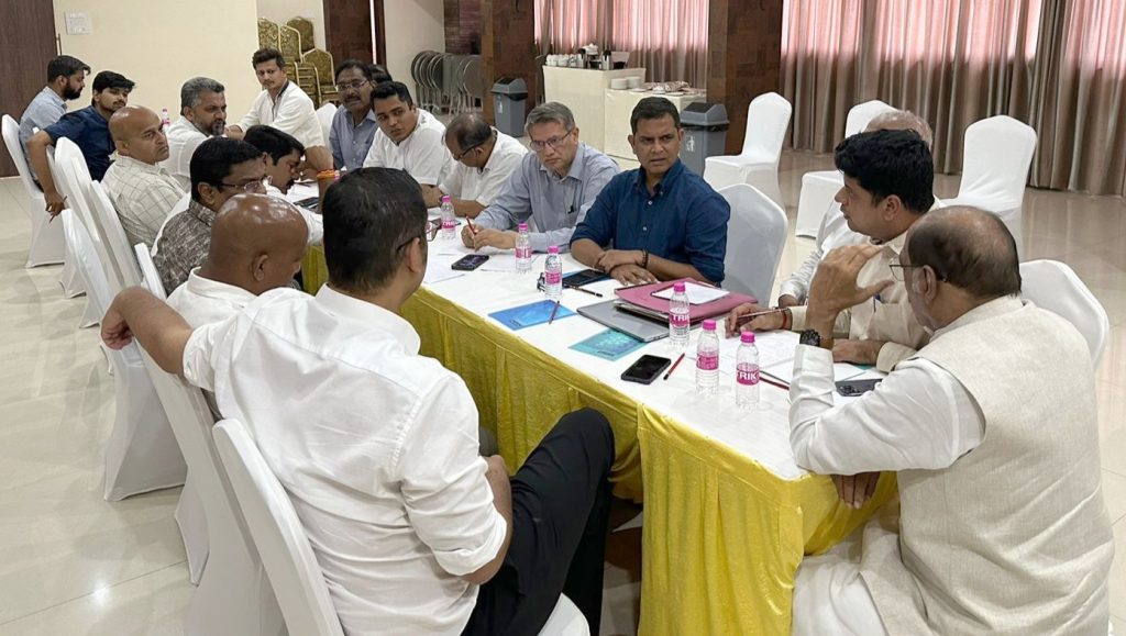 Both candidates of India Aghadi will win