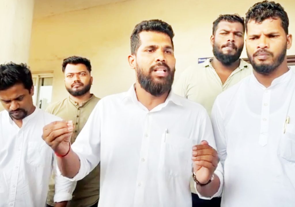 विजय सरदेसाई हे ‘कटाप्पा’ Vijay Sardesai as 'Katappa'