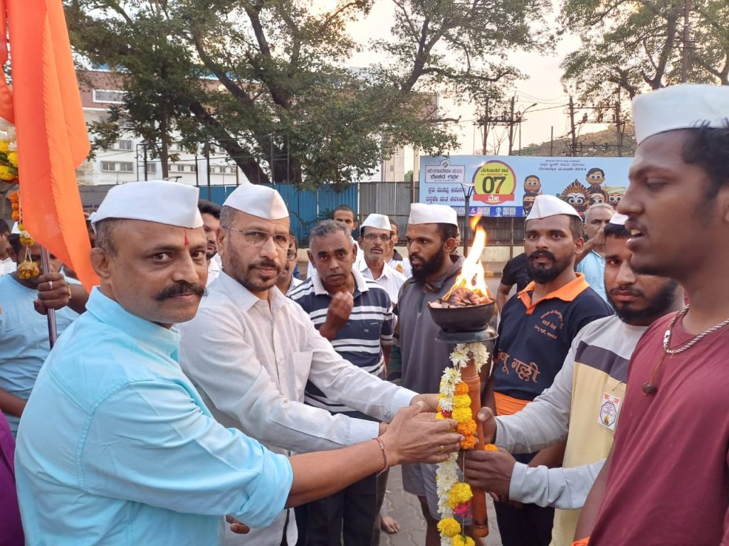 Welcome of Dharmaveer Jwale by Shiv Pratishthan