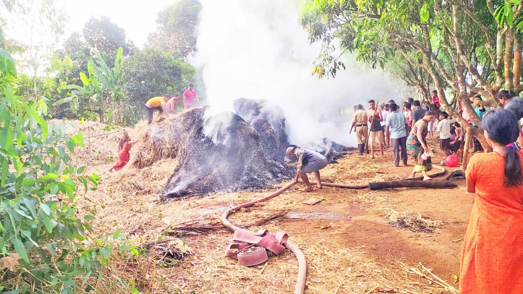 Grassland on Uchgaon-Kovad road burnt down
