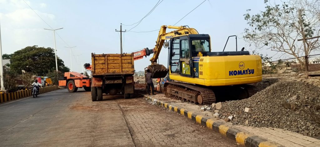 Excavation for pipe laying continues in Veerbhadranagar area
