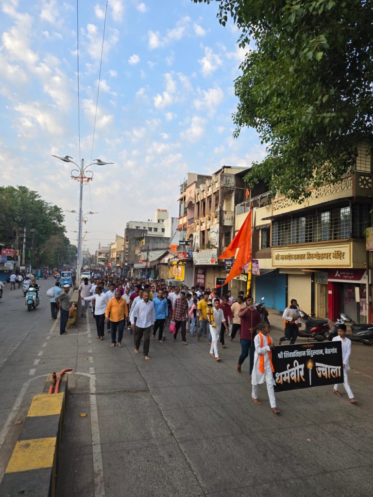 Dharamvir solemnly recites the Sacrifice Mass
