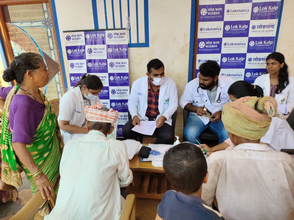 लोककल्पतर्फे गोल्याळीत आरोग्य शिबिर Health camp in Golyal by Lokkalp