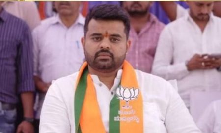 एचडी देवेगौडा यांचा नातू प्रज्वल रेवण्णा यांच्यावर हजारो महिलांच्या लैंगिक शोषणाचा गुन्हा दाखल! Prajjwal Revanna's plea for anticipatory bail