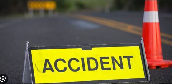 टिप्पर कलंडल्याने एकाच कुटुंबातील पाच जण ठार