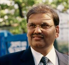 अनेक घोटाळेही…