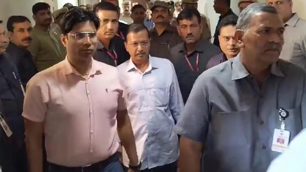 केजरीवालांबाबत निर्णय सुरक्षित Decision on Kejriwal secured