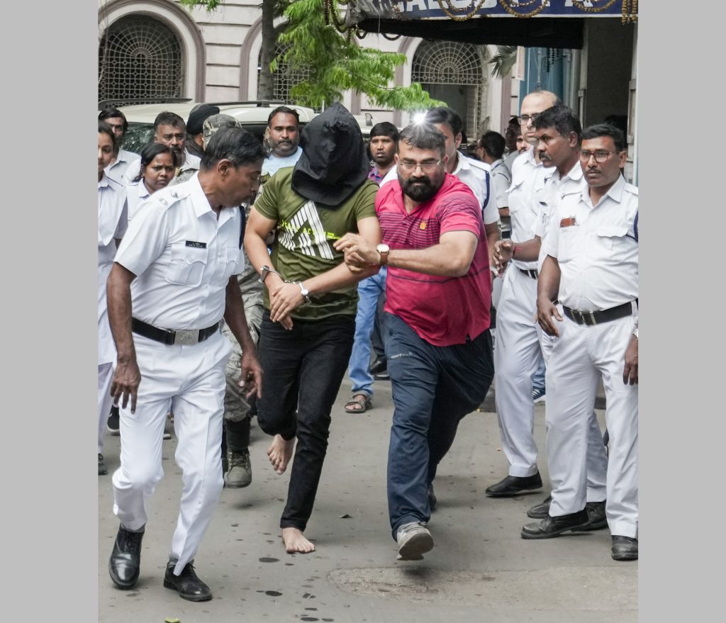 बेंगळूर बॉम्बस्फोटातील सूत्रधारासह दोघांना अटक Two arrested along with the mastermind of the Bangalore blasts