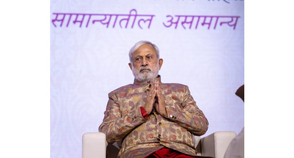 डॉ. किरण ठाकुर कृतज्ञता सोहळ्यात लोकगौरव पुरस्कारांचे वितरण Dr. Distribution of Lok Gaurav Awards at Kiran Thakur Appreciation Ceremony