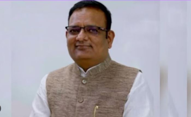 AAP's Delhi minister Anand resigns