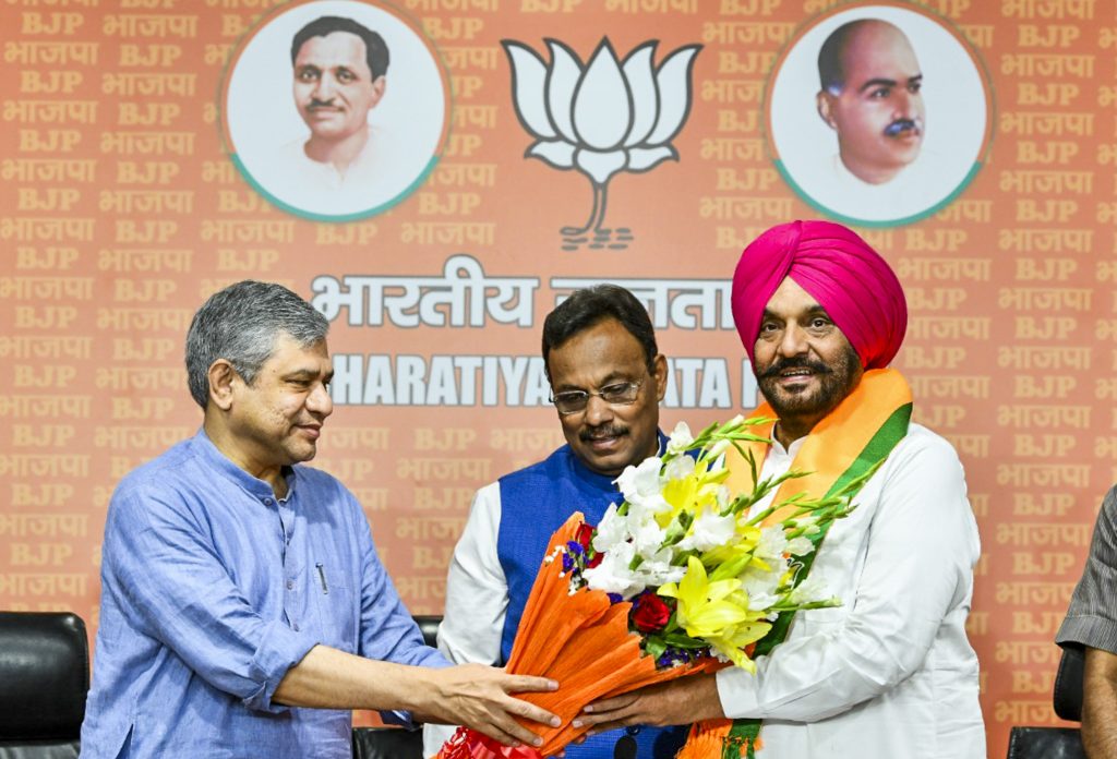 Tejinder Singh Bittu is close to Priyanka in BJP