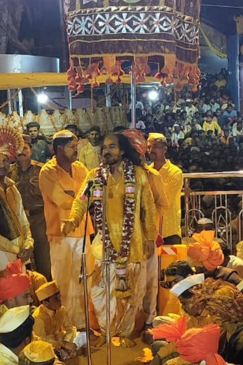 दिल्लीच्या गादीसाठी चढाओढ…राजकारणात मोठा गोंधळ…जातीय राजकारणाला ऊत येणार; बाळूमामा भंडारा उत्सवात भाकणूक Sant Balumama temple