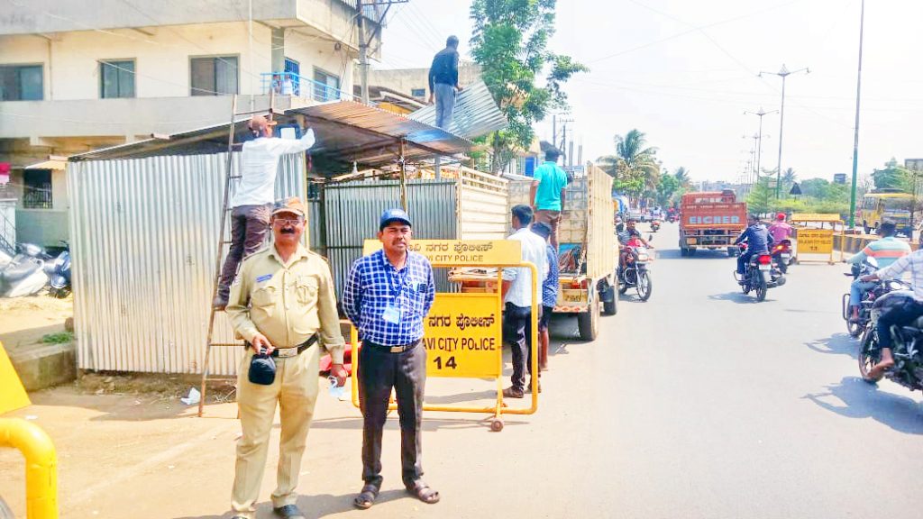 पिरनवाडी येथील चेकपोस्ट नाक्याचे स्थलांतर Shifting of Checkpost at Piranwadi