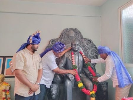 कसबा बीडमध्ये उत्साहात भीमजयंती साजरी ! विविध कार्यक्रमांतून बाबासाहेबांना अभिवादन Kasba Beed