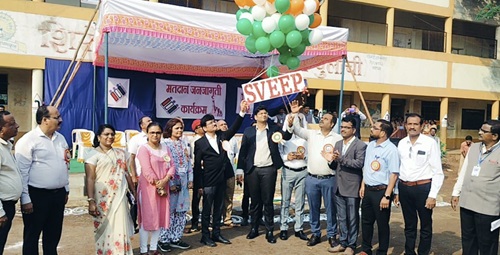 मोठ्या प्रमाणात मतदान करून मतदारांनी लोकशाहीचा उत्सव लोकोत्सव करावा festival democracy