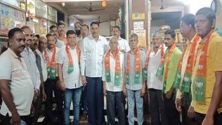 असगणी येथील ठाकरे गटाच्या कार्यकर्त्यांचा भाजपात प्रवेश