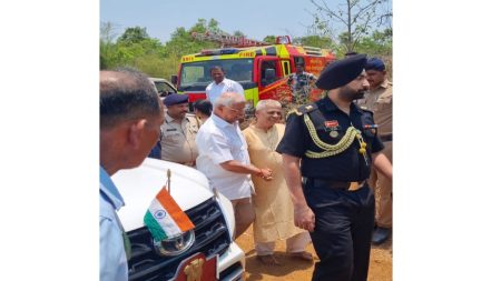 घरगुती धार्मिक कार्यासाठी बिहारचे राज्यपाल आले दोडामार्गात !