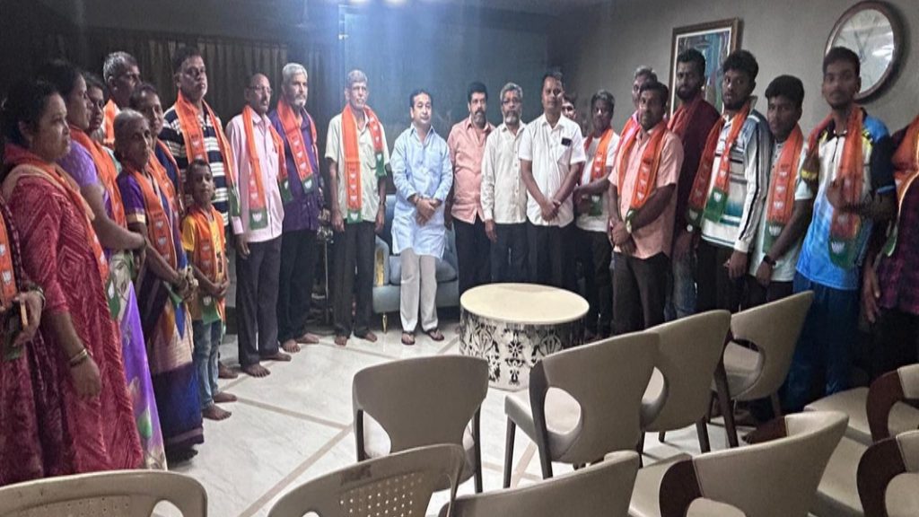 ओसरगाव – गवळवाडी येथील उबाठा सेनेच्या कार्यकर्त्यांचा भाजपमध्ये प्रवेश