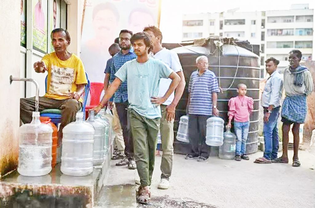 देशभरातल्या जलाशयात पाण्याचे दुर्भिक्ष्य Water scarcity in reservoirs across the country