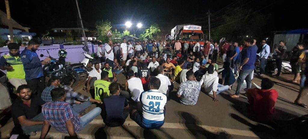 श्रेयाला हजर करा, माफी मागायला लावा Present Shreya, make her apologize