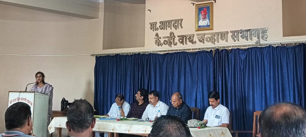 शिवाजी विद्यापीठाच्या सवलतींचा सीमाभागातील विद्यार्थ्यांनी लाभ घ्यावा Students from border areas should avail Shivaji University concessions
