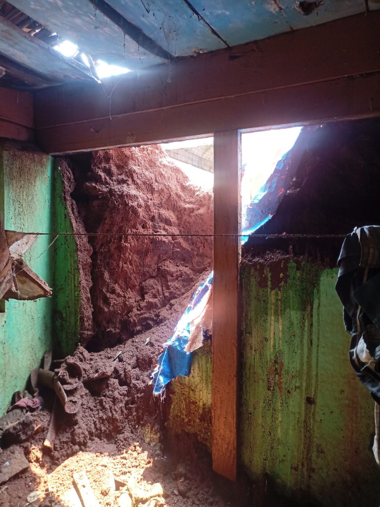 The wall of a house collapsed at Ryat Galli, Vadgaon