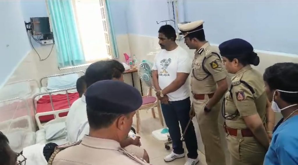 माथेफिरूच्या शोधासाठी चार पथके Four teams to search for Mathefiru