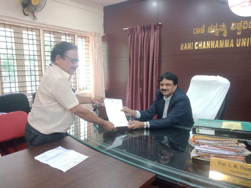 There should be different syllabus for BBA-BCA degree course