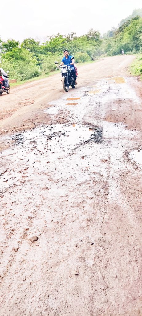 The plight of the road from Atiwad to the cross-Maharashtra border
