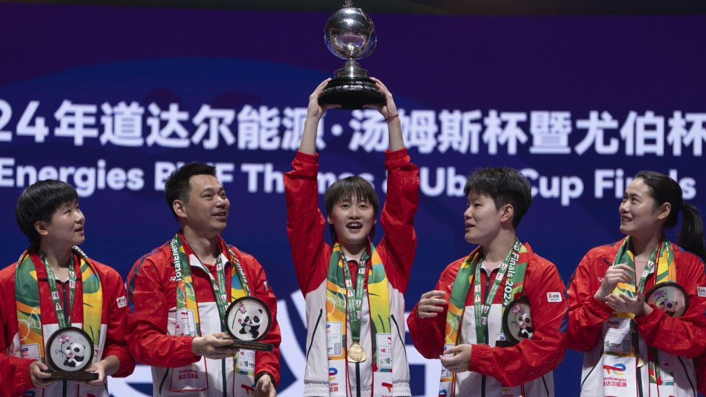 चीन महिला संघ उबेर चषकाचा मानकरी China Women's Team Wins Uber Cup
