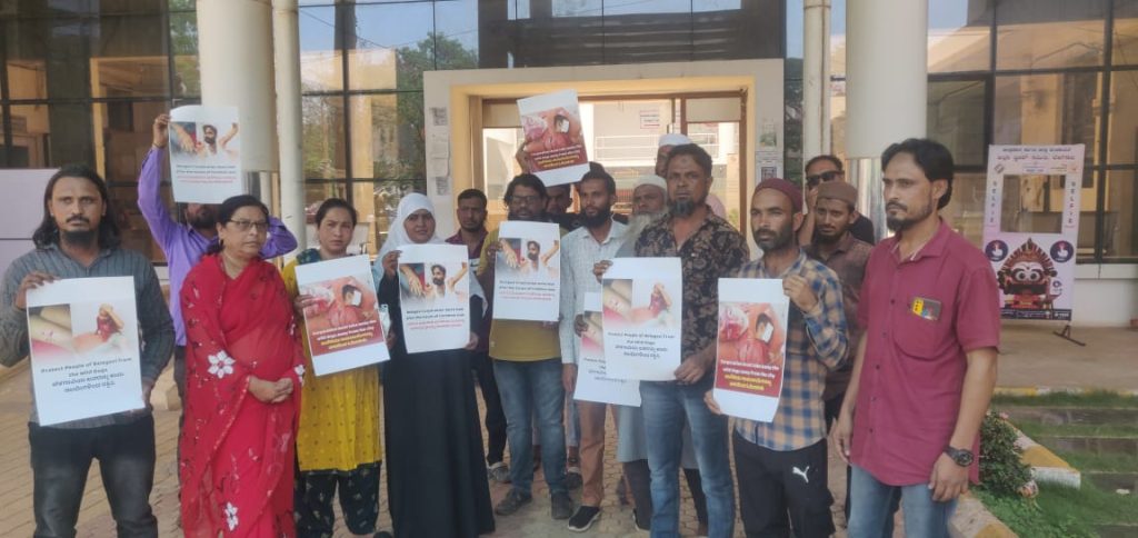 कुत्र्यांच्या हल्ल्यानंतर गांधीनगर रहिवाशांची मनपाकडे धाव Gandhinagar residents rush to municipality after dog attack