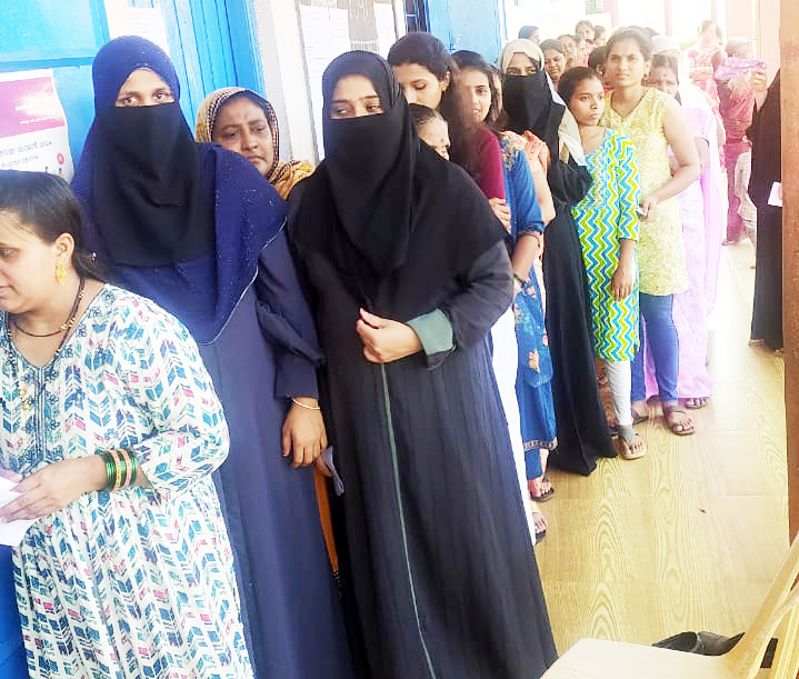 In Uchgaon 83, Basurte 75, Sulga(Hin.) 82, Bekinkere 74, Turmuri 83 per cent.