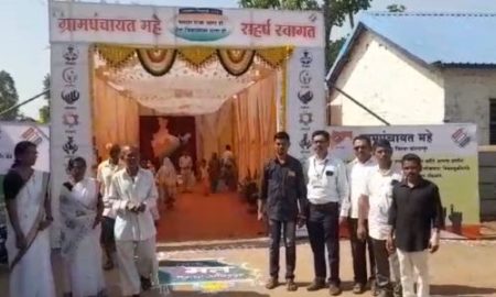 पश्चिम करवीरमध्ये उत्स्फुर्तपणे मतदान ! कोगे, पाडळी खुर्द, कसबा बीड, शिरोली दुमालामध्ये मतदारांमध्य़े Kasba Beed