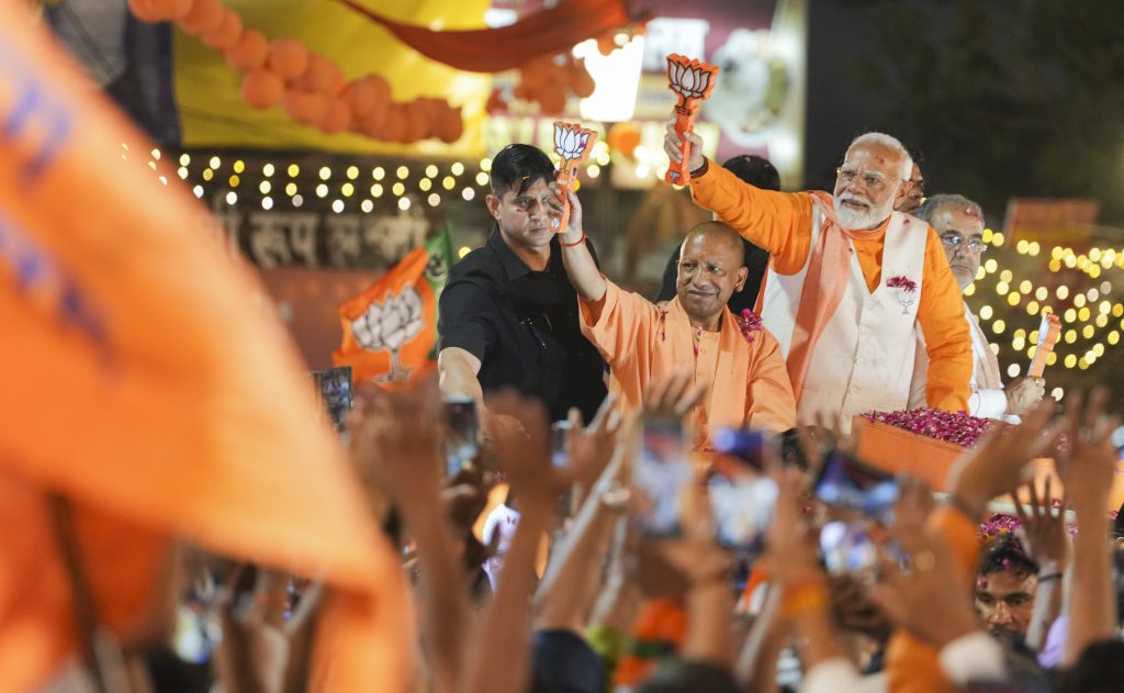 Modi's grand road show in Varanasi