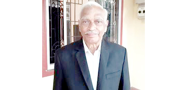 मुख्यमंत्री सावंतांच्या वक्तव्याचा मराठी भाषिकांनी निषेध करावा Marathi speakers should protest the statement of Chief Minister Sawant