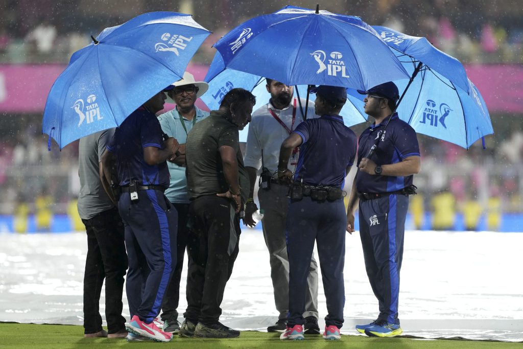 राजस्थान-केकेआर सामना पावसामुळे रद्द,