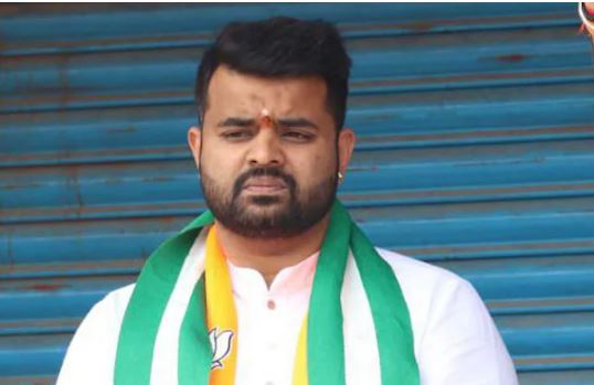 रेवण्णा 10 मे पूर्वी एसआयटीसमोर हजर होणार? Prajjala is likely to return to India at any moment