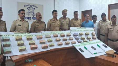 मंदिरात चोरी करणाऱ्या चार जणांना अटक